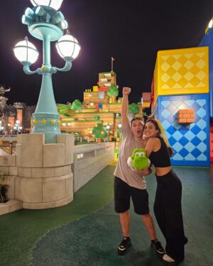 Rodrigo Gallina Instagram - Ahora nosotros saltamos de callampa en callampa 🥸 SUPER NINTENDO WOOORLD!! ❤️