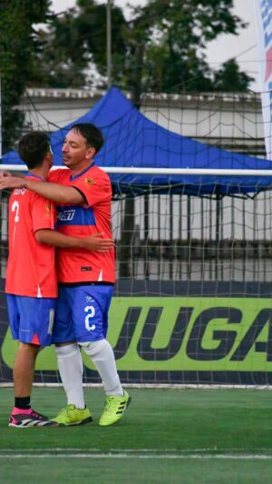 Rodrigo Gallina Instagram - ¡MOMENTAZO! 😅 El goleador celebra como quiere, ¿o no? @rodrigogallina 😎🔥 #chileantiktokleague #futbolchileno #rodrigogallina #lafranjafc