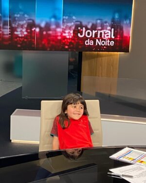 Rodrigo Guedes de Carvalho Instagram - Também cá esteve a doce e simpática Kika, filha do grande capitão da seleção de futsal @joaomatos9