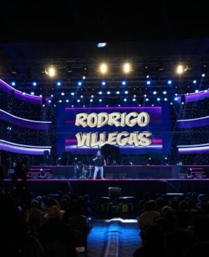 Rodrigo Villegas Instagram - Gracias #chimbarongo por el cariño, lo pasamos excelentes 🙌🏼 un abrazo y nos vemos en una próxima oportunidad

Si estuviste hoy en el show, cuéntame que te pareció 👍🏼

#rv #playlist #humor #show