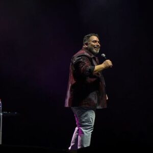Rodrigo Villegas Instagram - Registros de Gran Arena Monticello 🥳 me veo lindo ajjajaja excelente lente 😂

Próximos #show viernes #chiloe casino Enjoy y sábado #chillan casino Marina del Sol 🙌🏼

Nos vemos 😎

📸 @nattahernandez 
#rv #parati #viral #humor #standup