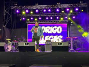 Rodrigo Villegas Instagram - Gracias #collipulli 🙌🏼 lindo show!

Nos vemos mañana en #Concepción Bar Lihuen ⬅️

#rv #humor #standup #show