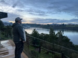 Rodrigo Villegas Instagram - Hermoso #castro tengo una vista preciosa! Los regalos de la vida 🙌🏼🙌🏼🙌🏼 

#rv #chiloe #standup #naturaleza #parati