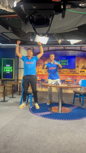 Rohan Joshi Instagram - When you get so excited you forget you’re about to be live on air! 🤣 what an absolute thriller tonight! Had a ball bringing y’all the game with these gents @mojorojo @ishant.sharma29

#t20worldcup #india #indvspak