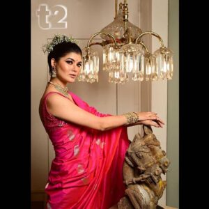 Roja Paromita Dey Instagram - Festivities, Fanush, Parnashabarir Shaap🔥, Picasso🎨, Joto Kando Kolkatatei💃🏽, and more.. Check out @t2telegraph for the full interview.
Thanks to my favourite bunch @chakrabortysaionee @pabsclick and @abhijith_chanda for this beautiful day.♥️♥️♥️
And thank you @nikhiljainoffcl @rangoliindia @indemoderne and @suranajewellery @urvashi_surana_shaw for helping us create these gorgeous pictures ♥️♥️♥️

#rojadey #roja #rojaparomitadey