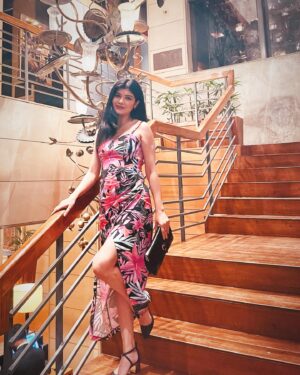 Roja Paromita Dey Instagram - May the magic of Christmas fill your home with warmth, your heart with love, and your life with laughter. Merry Christmas♥️♥️♥️