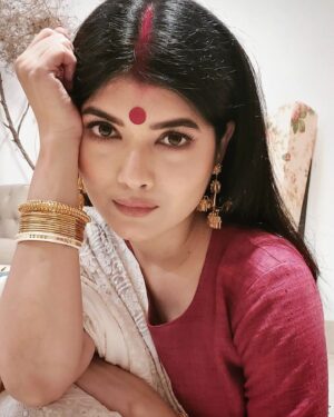 Roja Paromita Dey Instagram - 🌺