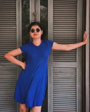 Roja Paromita Dey Instagram - Oh hey 💙

📸 @djangoandhoomommy