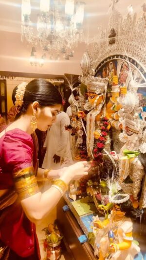 Roja Paromita Dey Instagram - দেবীবরণ 🌺 at @abhijith_chanda ♥️
Bijoya Dashami #Durgapuja2023

#reelsvideo #reelsinstagram #pujoreels #boron #shidurkhela #durgaboron #bijoyadashami #rojadey #rojaparomitadey