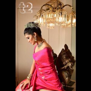 Roja Paromita Dey Instagram - Festivities, Fanush, Parnashabarir Shaap🔥, Picasso🎨, Joto Kando Kolkatatei💃🏽, and more.. Check out @t2telegraph for the full interview.
Thanks to my favourite bunch @chakrabortysaionee @pabsclick and @abhijith_chanda for this beautiful day.♥️♥️♥️
And thank you @nikhiljainoffcl @rangoliindia @indemoderne and @suranajewellery @urvashi_surana_shaw for helping us create these gorgeous pictures ♥️♥️♥️

#rojadey #roja #rojaparomitadey