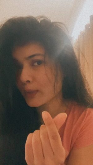 Roja Paromita Dey Instagram - Janhit mein jaari 😇

#❤️‍🩹

#reels #reelsinstagram #reelitfeelit #reelindia #trending #trendingreels #reelit