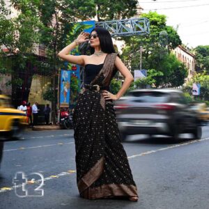 Roja Paromita Dey Instagram - Festivities, Fanush, Parnashabarir Shaap🔥, Picasso🎨, Joto Kando Kolkatatei💃🏽, and more.. Check out @t2telegraph for the full interview.
Thanks to my favourite bunch @chakrabortysaionee @pabsclick and @abhijith_chanda for this beautiful day.♥️♥️♥️
And thank you @nikhiljainoffcl @rangoliindia @indemoderne and @suranajewellery @urvashi_surana_shaw for helping us create these gorgeous pictures ♥️♥️♥️

#rojadey #roja #rojaparomitadey