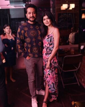 Roja Paromita Dey Instagram - 15 years of knowing Rashu da, and first time he sent me pictures..and what a gorgeous collection he sent 😍
Thank you @rashu.peace ♥️

#parnashavarirshaap 🧟‍♀️