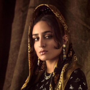 Rojda Sekersöz Instagram - In preparation for a new project I always make playlists to understand my vision and the tone I want to create. Music is a big inspiration for me. I’m so happy that we were able to use most of the songs from that list in the series. 

I’m so so so proud of all the music in Young Royals! The beautifully composed music is made by Swedish composer @mattibye and all the other songs are of artists I adore. I want to especially highlight some of the Swedish artists in this post. I get chills just thinking about some of us being third culture kids women meeting through art and telling stories to the world. I’m so thankful and proud of us. 
—
Thank you for inspiring me @ginadirawi @z_h_a_l_a @nadiatehran @seinabosey @maxidamarak @eliassongs @itsyungtittiesbitch all the songs are available on Spotify. #youngroyals