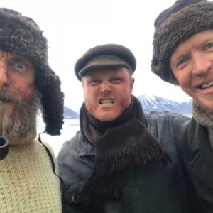 Roland Møller Instagram - Now Peter Piper picked peppers, 
but Roland rapped rhymes.
Humpty Dumpty fell down, that's his hard time. 
Now little Bo Peep cold lost her sheep
And Rip van Winkle fell the hell asleep.
And Alice stilled her hunger in Wonderland
Jack, Jill busta in his hand.
And Jam Master Jay is making out our sound,
The turntables might wobble but they don't fall down. 

Glæd dig til at se den storstilede britiske dramaserie “The North water” - en kamp mod de ydre og indre dæmoner. 

Serien bygger på Ian McGuires kritikerroste roman ’Nordhavet’. Meget af den er filmet i Ishavet nord for Svalbard – længere mod nord end nogen tidligere dramaproduktion er blevet indspillet, ifølge filmholdet.

Se alle fem afsnit fra den 15. oktober kl. 06:00 på DRTV. @drtv_dr

#intoku
#affectionate 
#imprivileged 
#danishviking 
#stilldontgivea🖕🏼- but I do care alot. 
#eleutheromania 
#menfromthenorth 
#scandinavianvillain 
#weaponizeyourprivilege 
#notyourordinarygentleman