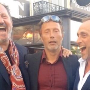 Roland Møller Instagram - And It annoys them even more if people like and comment. 😂😂😂😂 👊🏼😘♥️🤷🏼‍♂️ 
The best way to cheer Yourself is to try to cheer Someone els up. 
“Happiness is a journey not a destination”
"There is no path to happiness; happiness is the path."