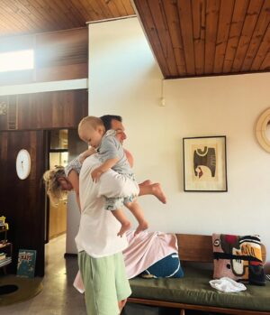 Rolanda Marais Instagram - The juggle is real @jozua_malherbe #parenthood