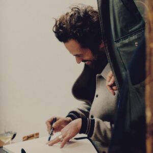 Romain Duris Instagram - Signature FÉROCE. 💥💥. Je serai samedi à 16h à la galerie pour vous signer mon livre FÉROCE et discuter avec vous si vous le souhaitez... @galeriecinema 26 rue Saint-Claude 75003 Paris. Les lithographies seront aussi en vente sur place.  #signature #exposition #feroce @noeveofficial @agnesdahanstudio.  Let’s meet on Saturday at the galerie I will sign a book for you ! #exhibition #art #dessin #scetchbook #drawing @artsper_ @idemparis #lithography @julienlnrd