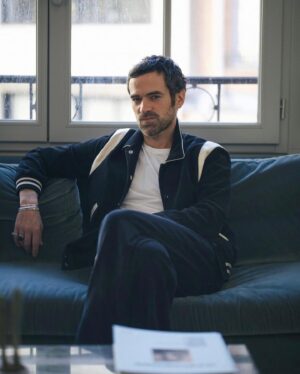 Romain Duris Instagram - Discrétion héroïque 

😎💥

@lestroismousquetaireslesfilms @edgarmagazine @imgmodels @celine @melanie_slamat @alekseidigitals 📷