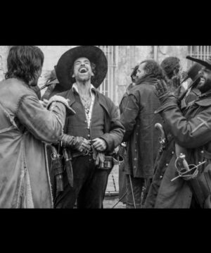 Romain Duris Instagram - MERCI à tous 💥 
C’était fou ⚔️✨⚔️ 

Bravo à l’équipe 💫. 

Les trois mousquetaires aujourd’hui en salles 

@francoiscivilofficiel @piomarmai @vincentcassel @evagreenweb @lynakhoudri #vickykrieps @martin_bourboulon @dimitri_rassam @pathefilms