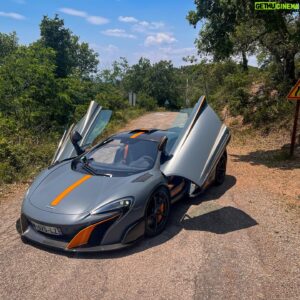 Romain Monti Instagram - NOUVELLE VOITURE !

Vous le savez j’ai récemment vendu mon Z3M et ma Mini GP1 que j’aimais tant ❤️

Mais c’était pas pour rien, voici ma nouvelle McLaren 675 LT full MSO ! 🔥

500ex au monde, uniquement quelques exemplaires avec le roofscope, et surement la seule avec les sièges de la Senna 👊🏼

Pour moi c’est très clairement une voiture méconnue, qui est pourtant d’une radicalité folle, un feeling de conduite incroyable, et un moteur qui s’arrête jamais de pousser 🚀

Tu valides ?