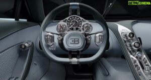 Romain Monti Instagram - ‼️Bugatti Tourbillon ‼️

Elle est folle 🥹🥹

J’étais pas fan de la Veyron, beaucoup plus de la Chiron, là je la trouve incroyable

Ils ont vraiment pris les codes de la haute horlogerie pour en faire une voiture. D’où le nom aussi

Le volant tourne, quand l’airbag et les compteurs restent fixes. Un délire.

Tu valides ?