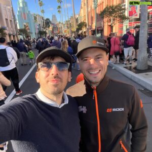 Romain Monti Instagram - Encore une folle expérience vécue ici en Floride 🌴

Jamais de ma vie je ne pensais courser (🇨🇦) contre @rubarrichello 🇧🇷 en kart

Tu me diras, jamais non plus j’aurai pensé remporter les 24h de Daytona Classic et le GP3R 🏁

Et pour tout ça, le dénominateur commun est @shkarting 

SH, ce n’est pas seulement une piste de kart près de Montreal, ce n’est pas seulement une équipe officielle Sodi en kart, ce n’est pas seulement une équipe de course auto, SH c’est surtout une famille.

Depuis que j’ai rencontré @shkarting, j’ai rencontré ma famille du motorsport du Canada

Mes chums sûrs qui parlent avec un drôle d’accent mais qui apprennent à tous les français le sens du mot hospitalité.

Désolé mes québécois, mais vous remplissez tous les clichés que l’on a de vous ici en France. Vous aimez la poutine, vous avez des expressions bizarres, mais surtout, surtout on dit de vous que vous êtes un peuple accueillant, chaleureux et fondamentalement gentil. Et vous l’êtes.

Je suis à l’aéroport, et vous me manquez déjà. 

Hâte de connaitre nos futures aventures ensemble !

📸 1: @olitakesshots