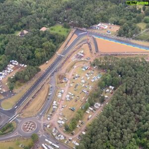 Romain Monti Instagram - Y’avait un peu de monde à la plage ce week-end.

Photo 2: ça se voit que je suis à l’aise dans les airs (c’est faux)

#lemans2024