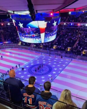 Romain Ntamack Instagram - NHL experience 🏒 #madisonsquaregarden 🇺🇸 #nyrangers