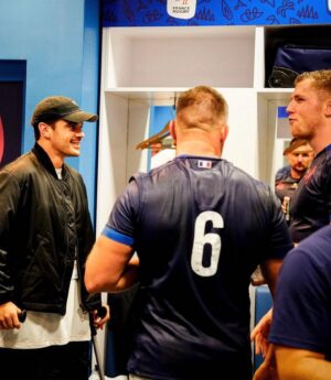 Romain Ntamack Instagram - Très content d’avoir retrouvé les copains 🇫🇷