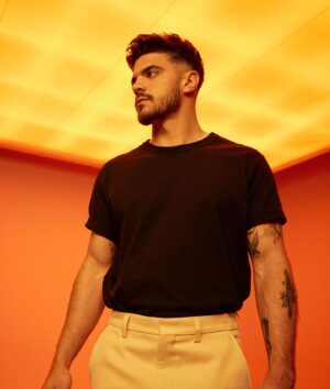 Romain Ntamack Instagram - Très fier d’incarner la marque L’Oréal Men Expert et rejoindre la grande famille L’Oréal Paris. Merci d’être à mes côtés @lorealparis  #Lorealparis#Lorealmen#lorealmenexpert #partenariatrémunéré