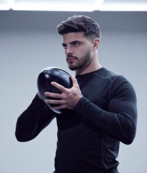 Romain Ntamack Instagram - Très fier d’incarner la marque L’Oréal Men Expert et rejoindre la grande famille L’Oréal Paris. Merci d’être à mes côtés @lorealparis  #Lorealparis#Lorealmen#lorealmenexpert #partenariatrémunéré