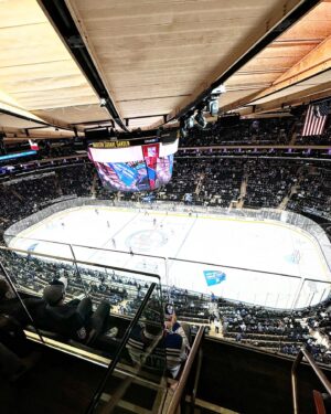 Romain Ntamack Instagram - NHL experience 🏒 #madisonsquaregarden 🇺🇸 #nyrangers