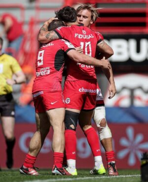 Romain Ntamack Instagram - Une de plus 🔴⚫️