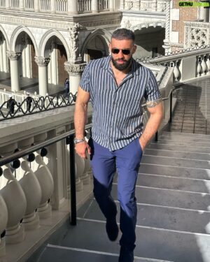 Roman Dolidze Instagram - Enjoying the sunny Vegas, before the storm in June!
დავბრუნდი ვეგასში! ვიწყებთ მომზადებას.⚔️
Затишье в Вегасе перед бурей в июне. 🌪️