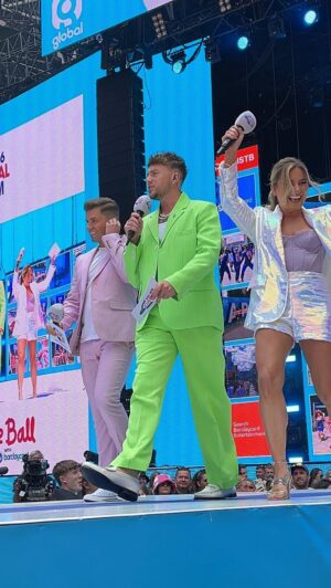 Roman Kemp Instagram - From attempting to eat a 2 stone burger to sending his nudes up to space, here’s what 4 years of working with @romankemp looks like squeezed into 90 seconds 🤣 enjoy!