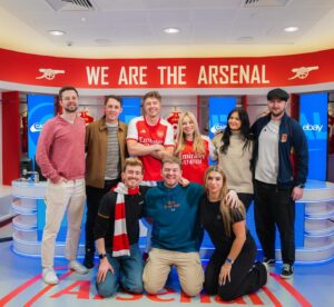 Roman Kemp Instagram - INSANE! What a way to spend my penultimate show… in the dressing room at the home of football 😍 this has never been done before and I couldn’t be more grateful to my amazing team for doing this for me ❤️

And yes they said I had to do it in full kit…

Thanks @arsenal & @capitalofficial 

Now for tomorrows final show 🥺