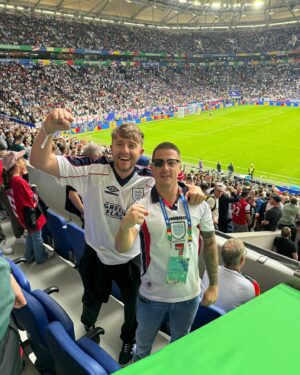 Roman Kemp Instagram - EURO 2024… part 1 featuring Rio Ferdinap.

Hopefully part 2 includes a trophy 🦁🦁🦁