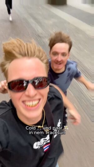Roman Lochmann Instagram - sie mag meine tattoos - ab 0 Uhr überall streambar