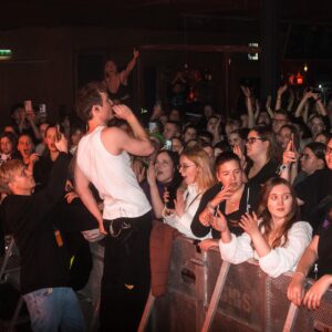 Roman Lochmann Instagram - Beste Zeit überhaupt ❤️ @youarehero 

Fotos: @miloschmann