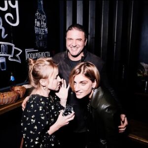 Roman Mayakin Instagram - “Брежнев” party style! Фото отчёт с дня рождения, ну очень полюбившегося мне Человека и Актера @maximlagashkin #нацеловались #нацелованныегубы #деньрождения #актеры #весьсветвбукет
