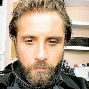 Roman Mayakin Instagram - Новый проект МТСmedia «ДВА») и если верить нашей тарелки с нами Роберт де Ниро))) #маякин #два