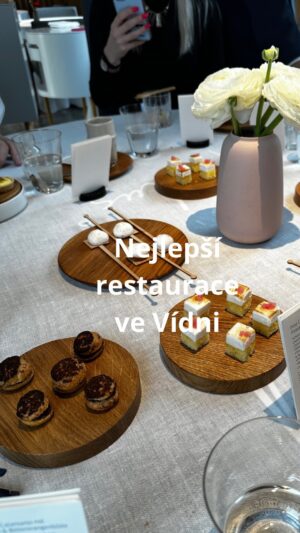Roman Paulus Instagram - Pojďte se se mnou podívat do nejlepší restaurace v Rakousku. Je to restaurace Steirereck @steirereck_stadtpark ve Vídni. Byl jsem tam na 6-ti chodovém degustačním menu. Skvělý zážitek, který stojí za to! 

Chodíte rádi do restaurací? Jaký je Váš největší zážitek z restaurace? Která restaurace Vám učarovala? Napište mi do komentáře a nezapomeňte mě sledovat pro skvělé recepty a tipy z kuchyně.

#degustace #degustacnimenu #viden #steirereckimstadtpark #michelin #michelinstar #zazitek #sefkuchar #romanpaulus #romanpauluschef
