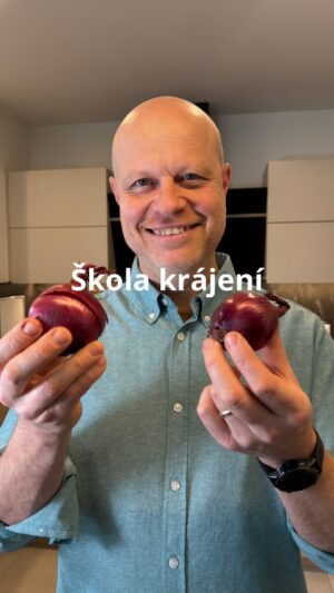 Roman Paulus Instagram - Dnes si uděláme takovou malou školu krájení. Ať Vám jde krájení od ruky jako profíkům 😉.

A co Vy a krájení? Jde Vám to dobře, nebo jste se dneska něco přiučili? Dejte mi vědět do komentářů a nezapomeňte mě sledovat pro více tipů do kuchyně a skvělé recepty.

#tipy #triky #zajimavosti #krajeni #nuz #noze #zkuchyne #sefkuchar #romanpaulus #romanpauluschef