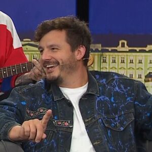 Roman Staša Instagram - 🏆 Kapitán Roman Červenka byl bezchybný... Tedy až na ten projev v kabině. 🤣 #bombynaledu