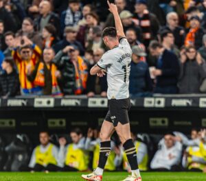 Roman Yaremchuk Instagram - Today I kiss Mestalla I hope you are not jealous @ya_christinchik 🦇🦇🦇