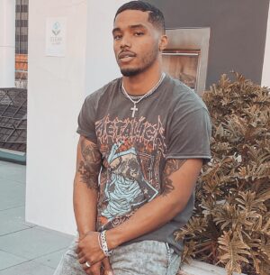 Rome Flynn Instagram - niño desamor 🇨🇺

•
•
@novamen fashionovapartner
