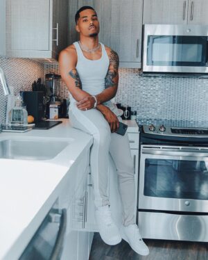 Rome Flynn Instagram - they all say they luv me but they hardly know me 
•
•
@novamen  fashionovapartner