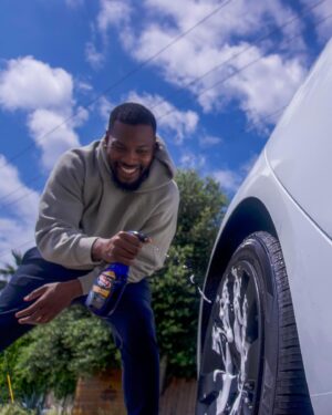Rome Green Jr. Instagram - Stay clean and never get tired with
@blackmagicshine #Ad #BlackMagicShine #takeprideinyourride