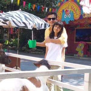 Romit Raj Instagram - "Best Father in the World"-Reha 
#fathersday #father #fatherdaughter #RomiitRaaj #RehStories
